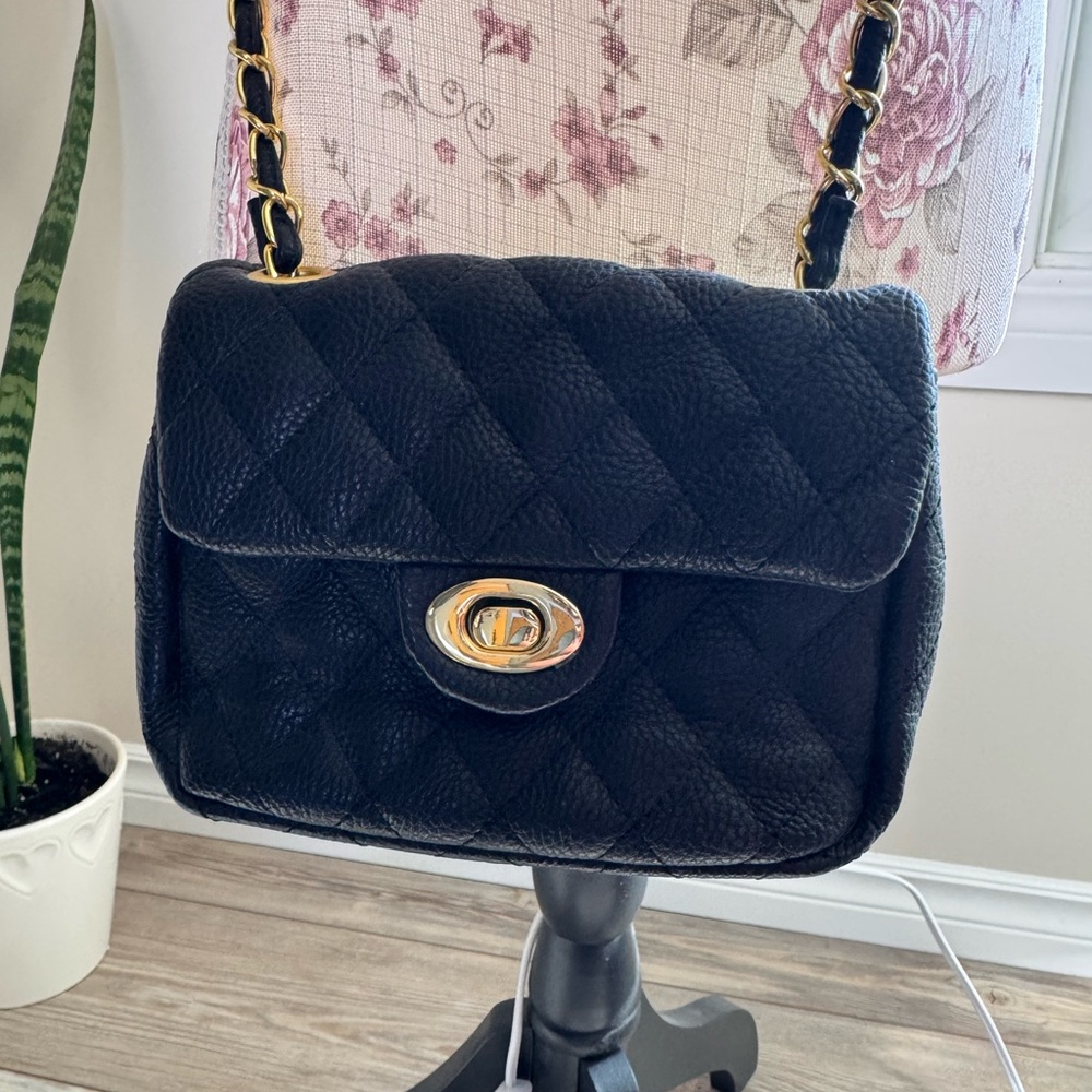 3/ $20. Unknown Brand Leather Shoulder Bag